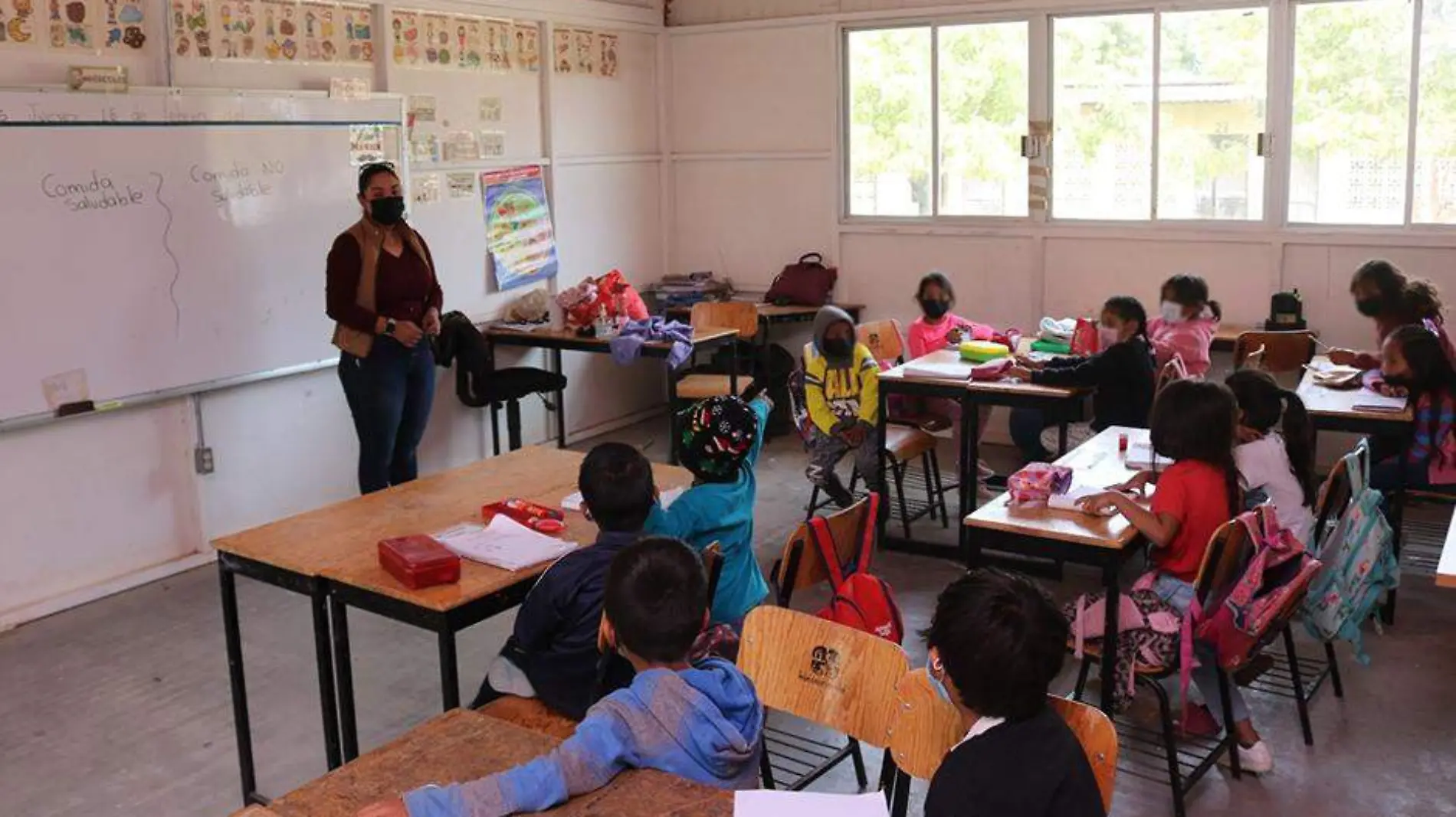 Escuela aula estudiantes indigenas migrantes